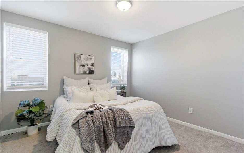 2nd bedroom - 415 N Glover St