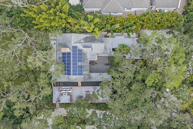 Building Photo - 3348 Old Oak Dr