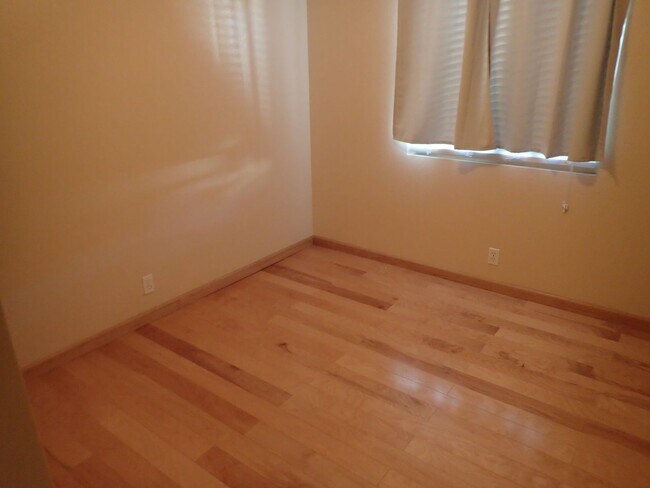 Building Photo - Beautiful single family home with 2 car garage and metal building storage