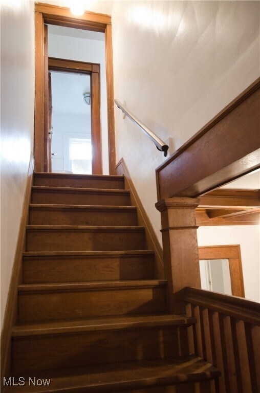 Building Photo - 30 Casterton Ave