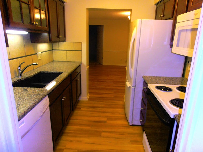 Primary Photo - 1616 South Main Street 55+