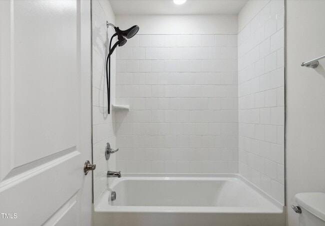 Building Photo - 130 Silent Brk Trl