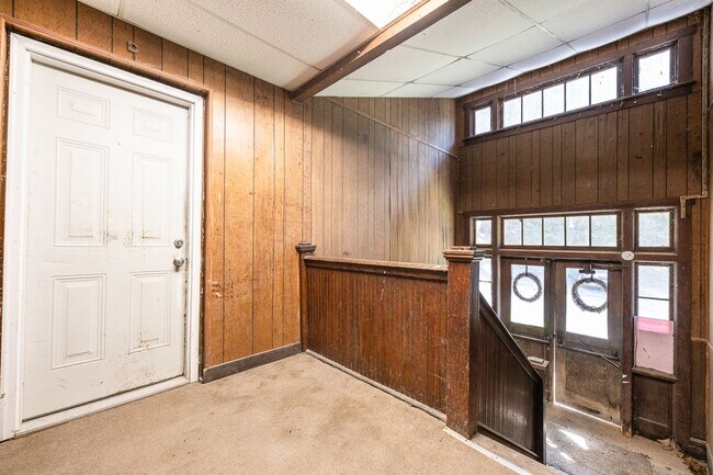 Building Photo - 480 Spruce Hollow Rd