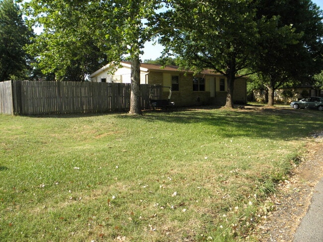 Building Photo - 301 Windmere Cir