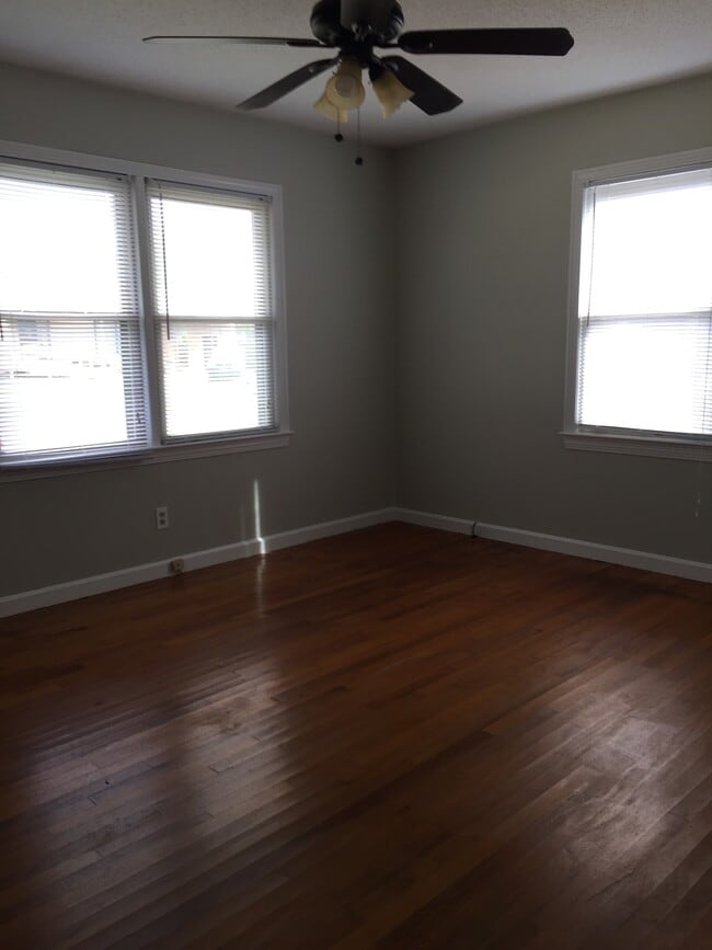 Building Photo - 2801 3rd Pl E