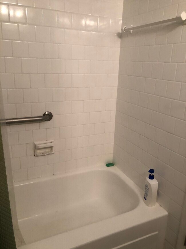 Building Photo - 8583 Seasons Way