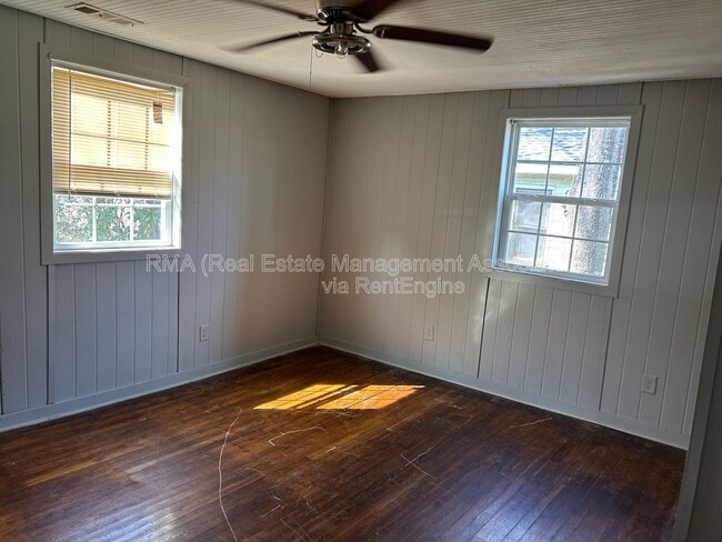 Building Photo - 740 E Chappell St