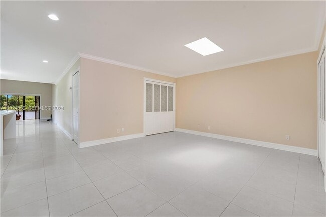 Building Photo - 3719 Estepona Ave
