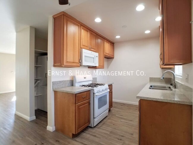 Building Photo - 77 E Mountain View St