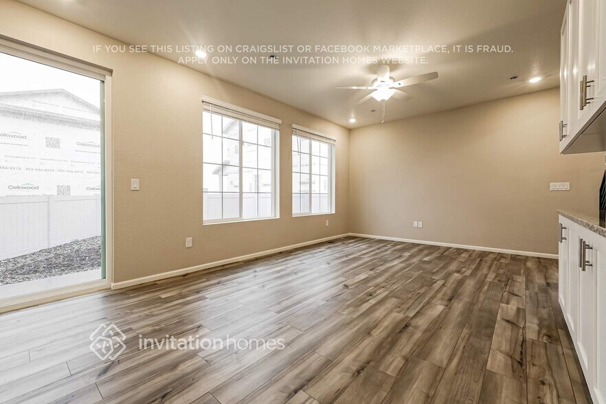 Building Photo - 3377 Streamwood Dr