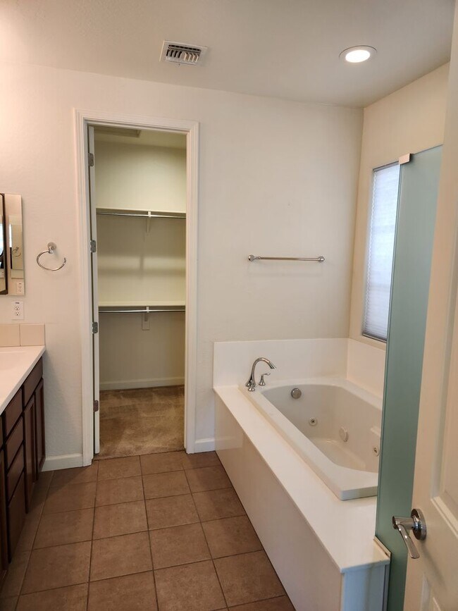 Building Photo - 3bd 2 ba Home in Balboa Way Chandler