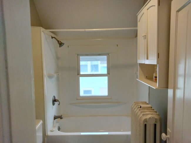 Building Photo - 327 8th St NW