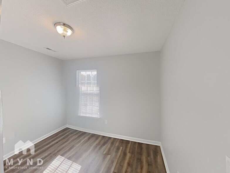 Building Photo - 6 Yorkfield Ct