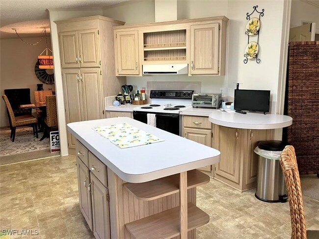 Building Photo - 26303 Atlanta Dr