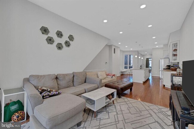 Building Photo - 1203 Girard St NW