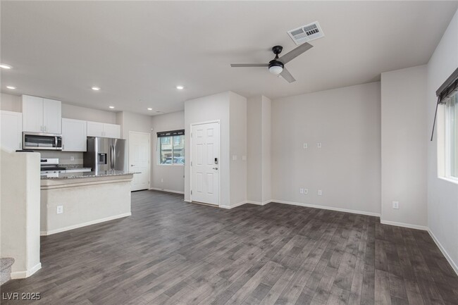 Building Photo - 4740 Blaise Ave
