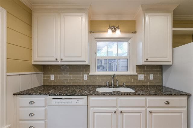 Building Photo - 4421 Calmont Ave
