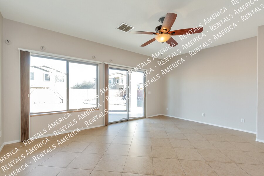 Building Photo - 11942 W Heyburn Dr