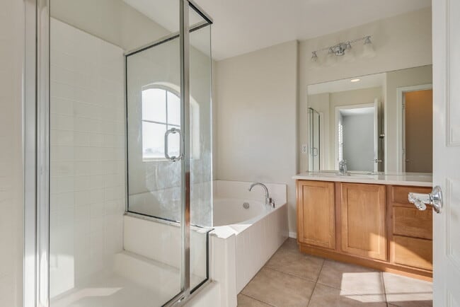 Building Photo - 4650 Ranch House Rd