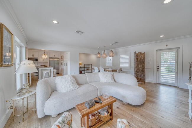 Building Photo - 7621 SW 65th Pl