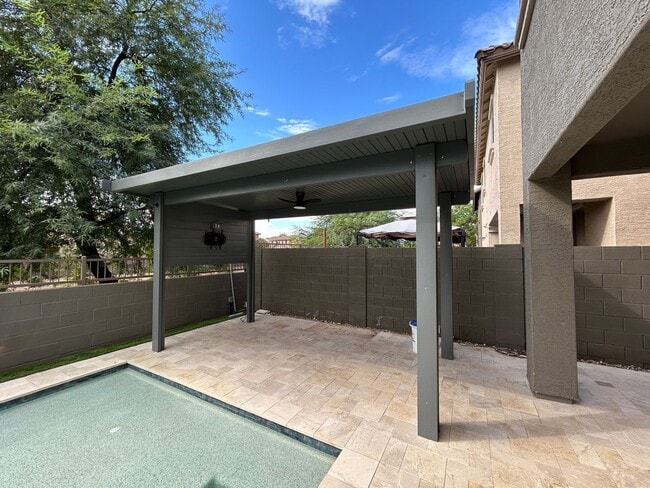 Building Photo - 15439 W Poinsettia Dr