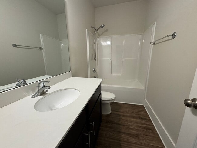 Building Photo - 154 Fernhill Dr NW