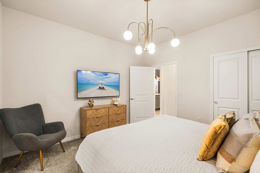 Building Photo - 15979 Sandy Cliffs Dr