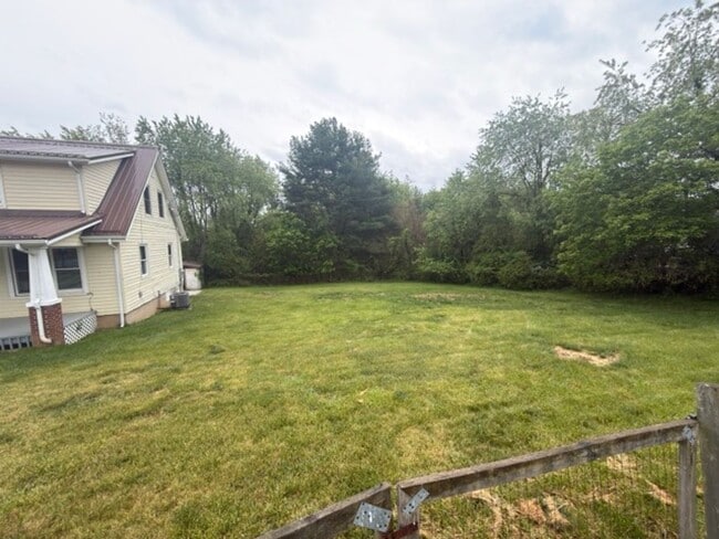 Building Photo - Pulaski, 4BR / 1.5 BA, available now