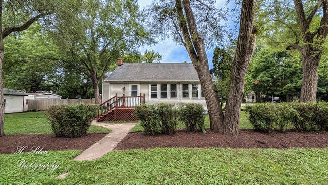 Primary Photo - 331 Charlotte Ave