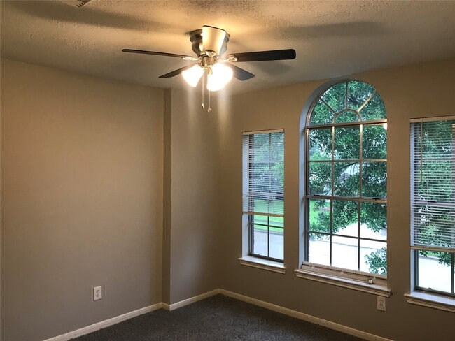 Building Photo - 13723 Sable Ln
