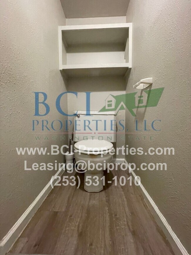 Building Photo - LAW-5503