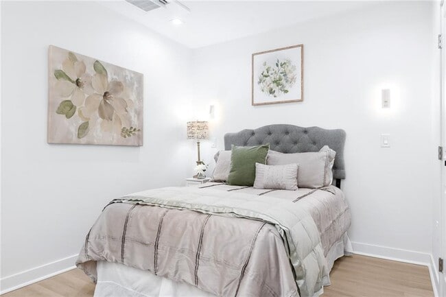 Building Photo - 50 Murray St