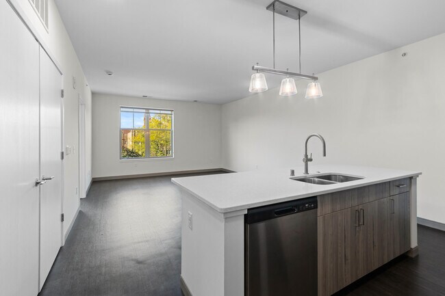 Building Photo - 2420 E Capitol Dr