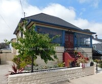 Building Photo - Beautiful Victorian Style 3-Bedroom Home C...