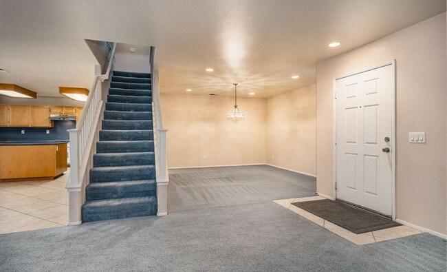 Building Photo - Spacious Home with Loft and Big Backyard