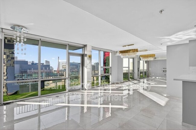 Building Photo - 321 Tenth Ave