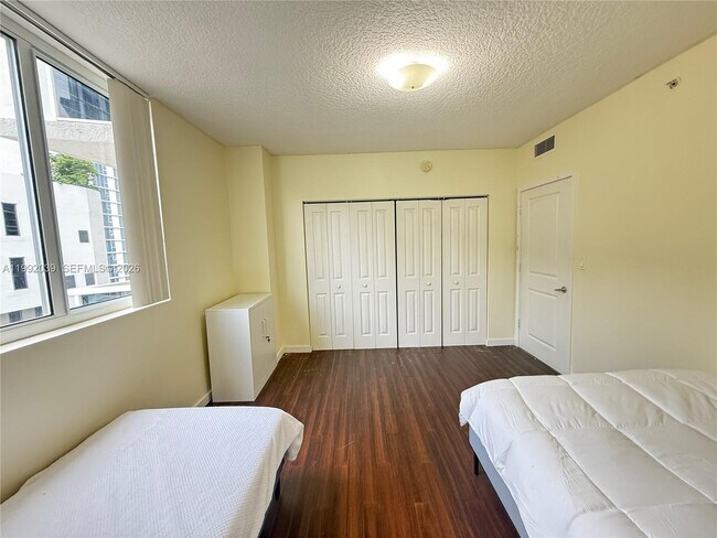 Building Photo - 601 NE 23rd St