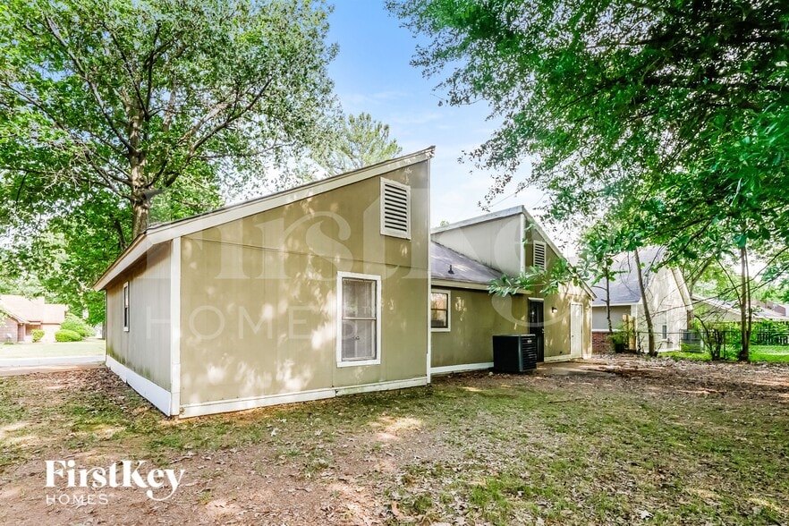 Building Photo - 4571 Blue Willow Rd