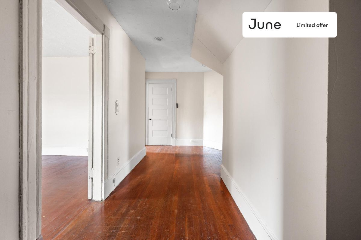 Building Photo - 274 Seaver St