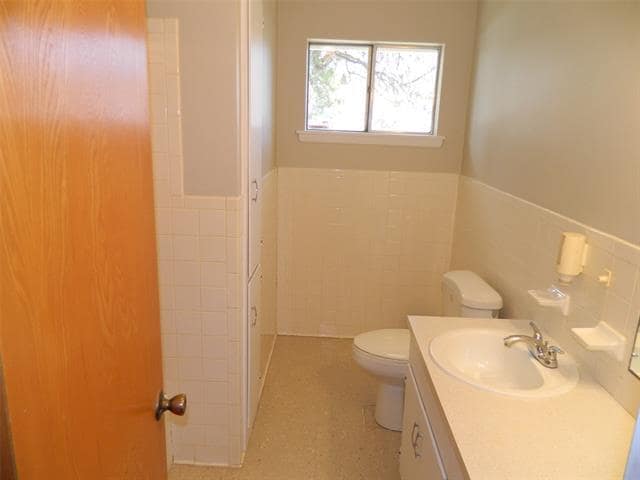 Building Photo - 203 N Main St