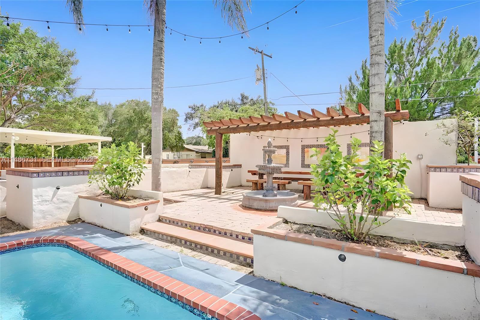 Building Photo - 247 SW 5th St