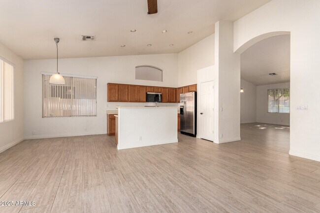 Building Photo - 6092 W Dublin Ln