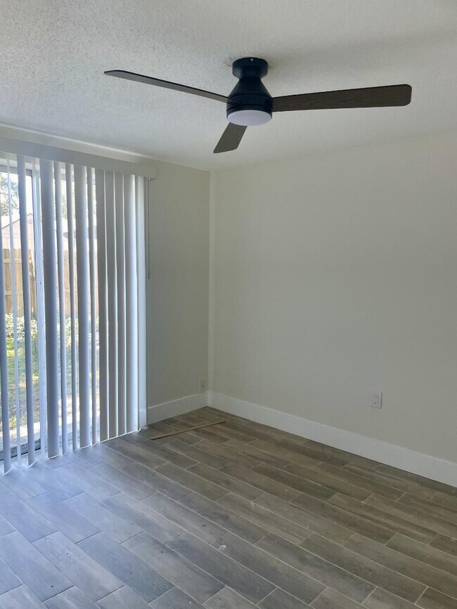 Building Photo - 1210 E 138th Ave