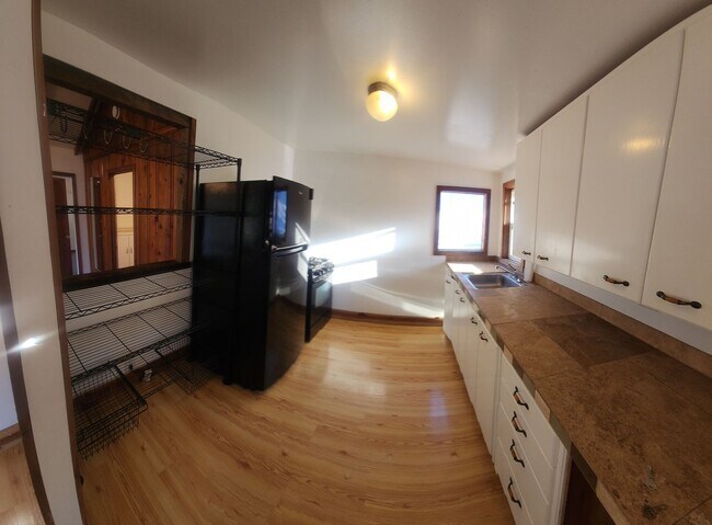 Building Photo - 1941 Abbott St