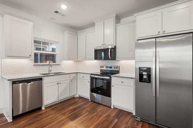 Building Photo - 506 E Kimball St