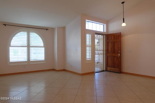 Building Photo - 6831 W Rifle Way