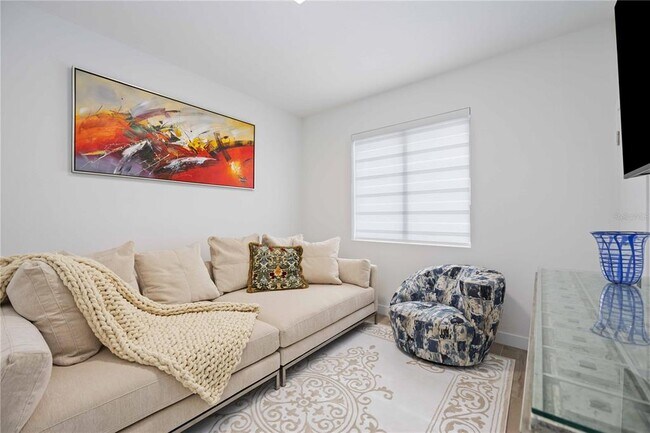 Building Photo - 7520 N Coolidge Ave