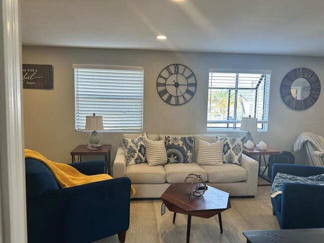 Building Photo - 244 Lexington Dr