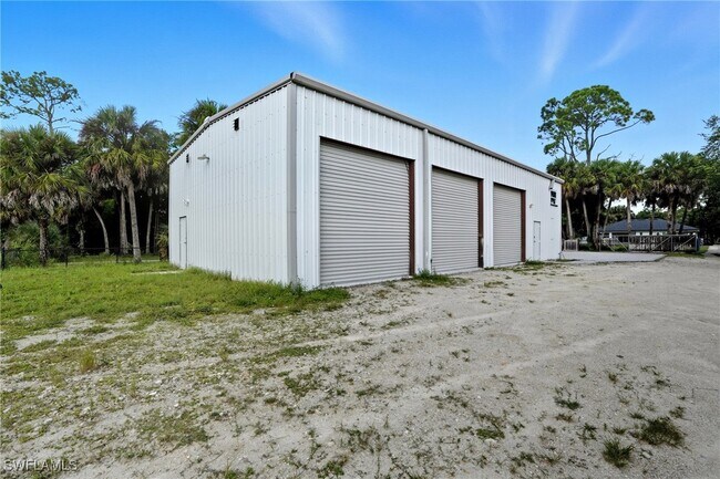 Building Photo - 6070 Lancewood Way
