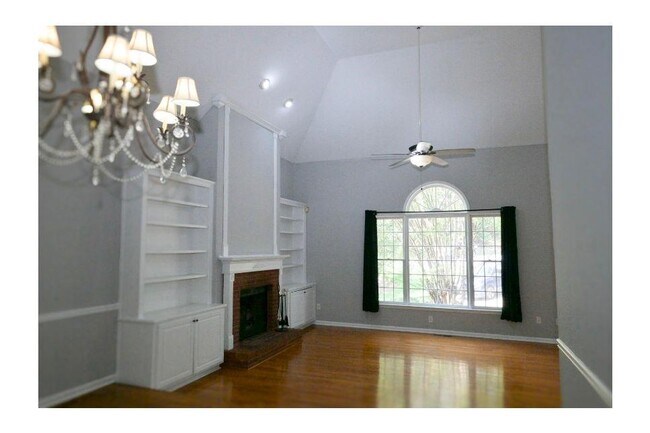 Building Photo - 3885 Waterford Dr